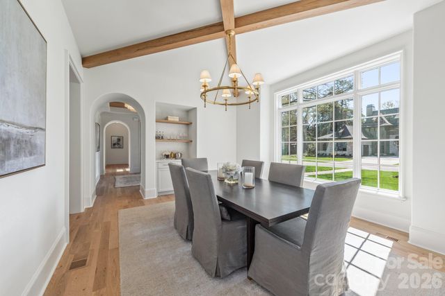 221 N Canterbury Road, Charlotte, NC 28211