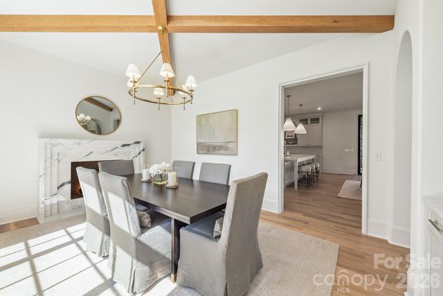 221 N Canterbury Road, Charlotte, NC 28211