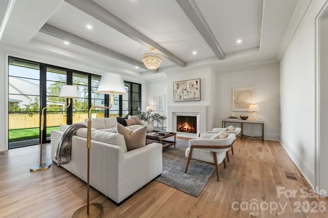 221 N Canterbury Road, Charlotte, NC 28211