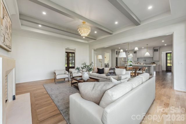 221 N Canterbury Road, Charlotte, NC 28211