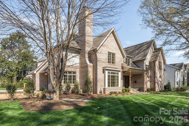 221 N Canterbury Road, Charlotte, NC 28211