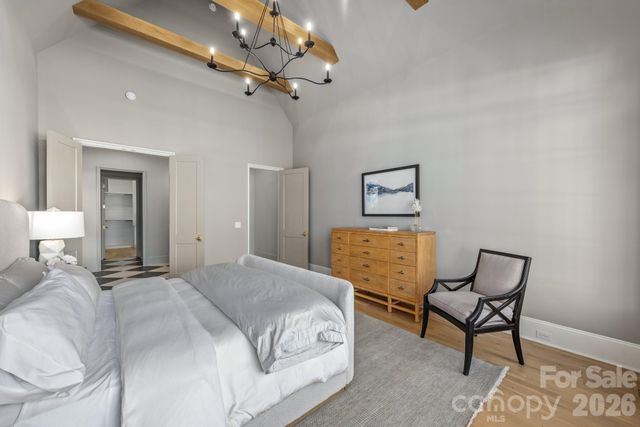 221 N Canterbury Road, Charlotte, NC 28211