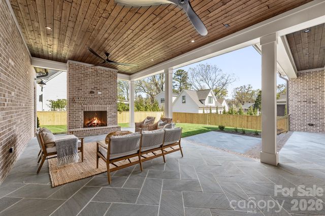 221 N Canterbury Road, Charlotte, NC 28211