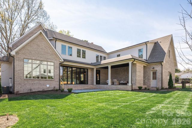 221 N Canterbury Road, Charlotte, NC 28211