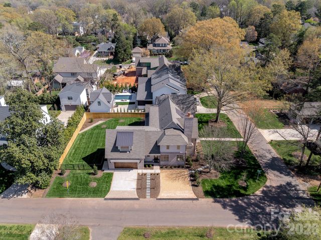 221 N Canterbury Road, Charlotte, NC 28211