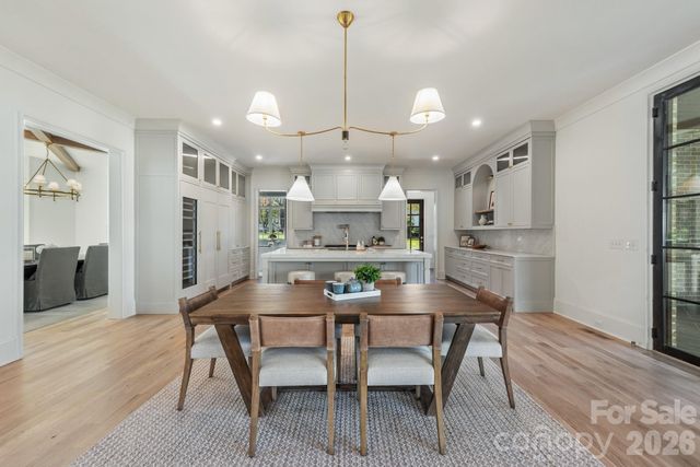 221 N Canterbury Road, Charlotte, NC 28211