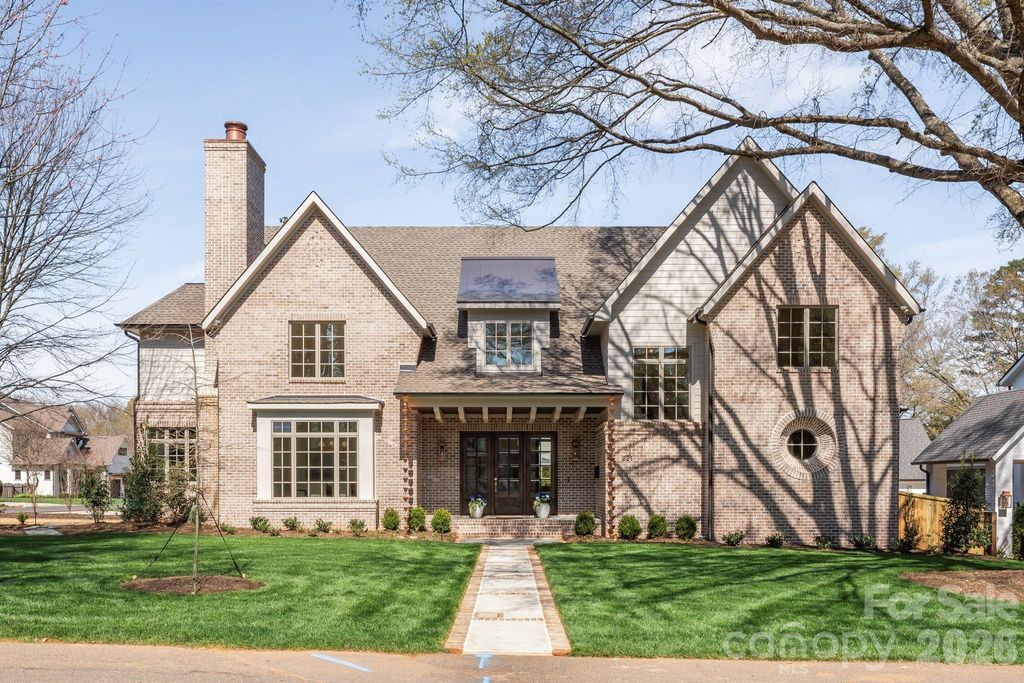 221 N Canterbury Road, Charlotte, NC 28211