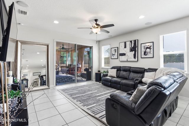 1507 TROPICAL PINE Cove, Middleburg, FL 32068