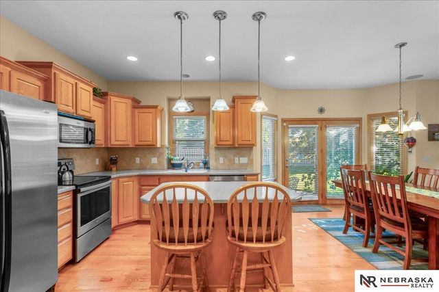 19315 Nina Circle, Omaha, NE 68130