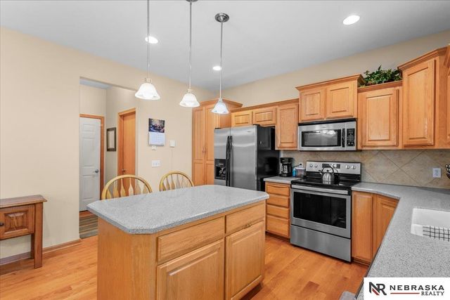19315 Nina Circle, Omaha, NE 68130