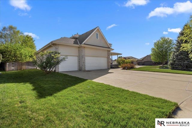 19315 Nina Circle, Omaha, NE 68130