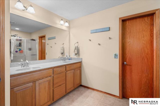 19315 Nina Circle, Omaha, NE 68130