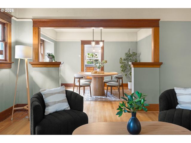 972 MADISON St, Eugene, OR 97402