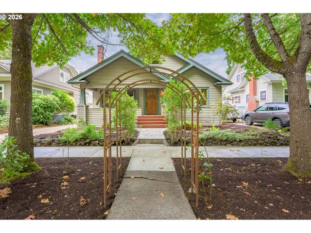 972 MADISON St, Eugene, OR 97402