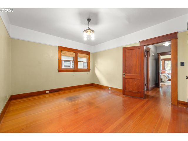 972 MADISON St, Eugene, OR 97402