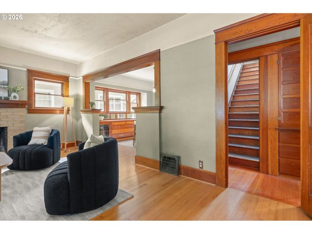 972 MADISON St, Eugene, OR 97402