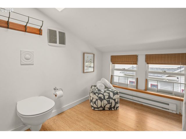 972 MADISON St, Eugene, OR 97402