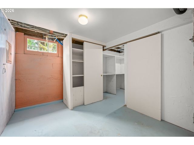 972 MADISON St, Eugene, OR 97402