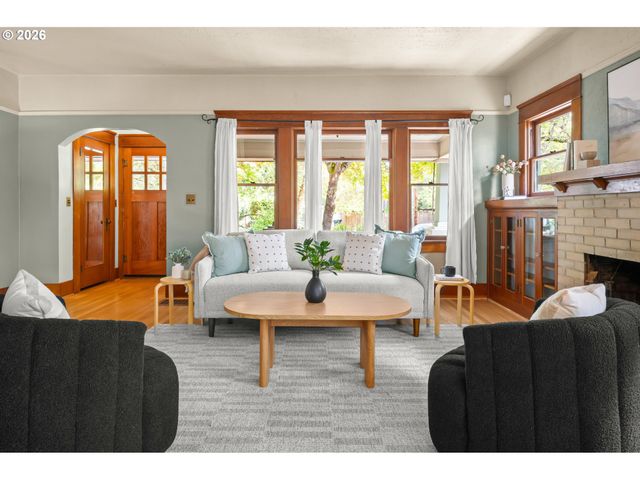 972 MADISON St, Eugene, OR 97402