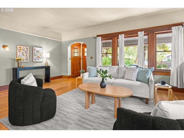 972 MADISON St, Eugene, OR 97402