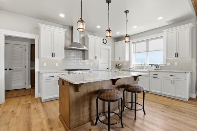 2329 S Rodeo Dr, Greenacres, WA 99016