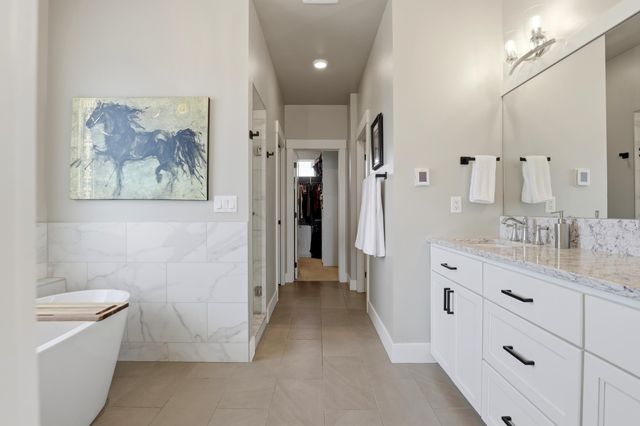 2329 S Rodeo Dr, Greenacres, WA 99016