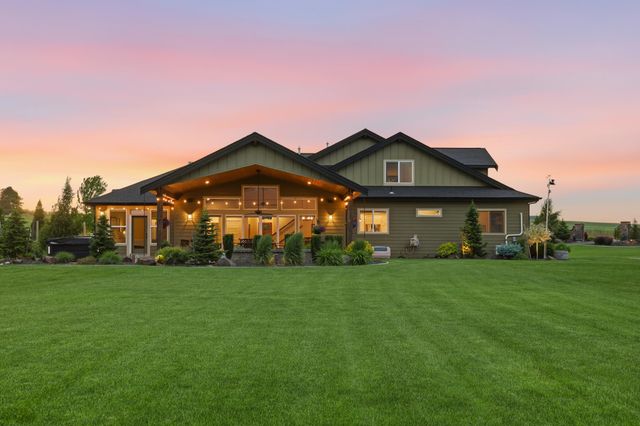 2329 S Rodeo Dr, Greenacres, WA 99016