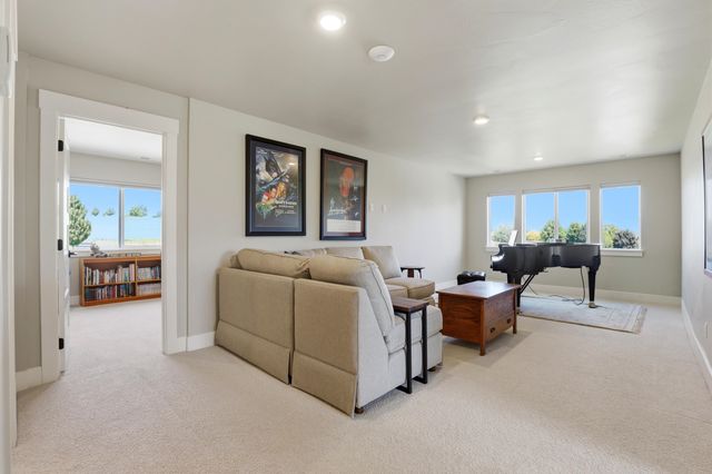 2329 S Rodeo Dr, Greenacres, WA 99016
