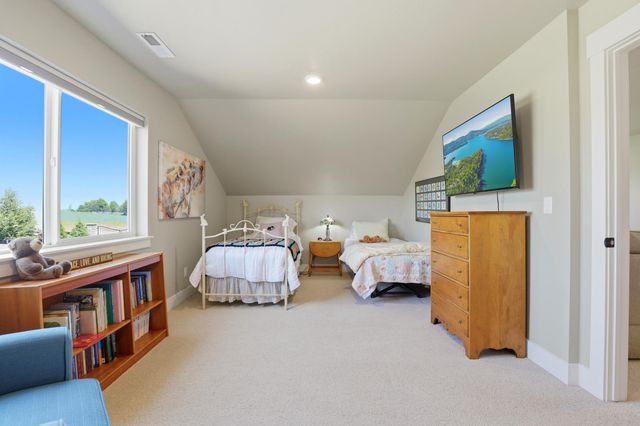 2329 S Rodeo Dr, Greenacres, WA 99016