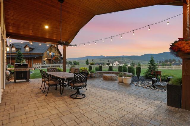 2329 S Rodeo Dr, Greenacres, WA 99016