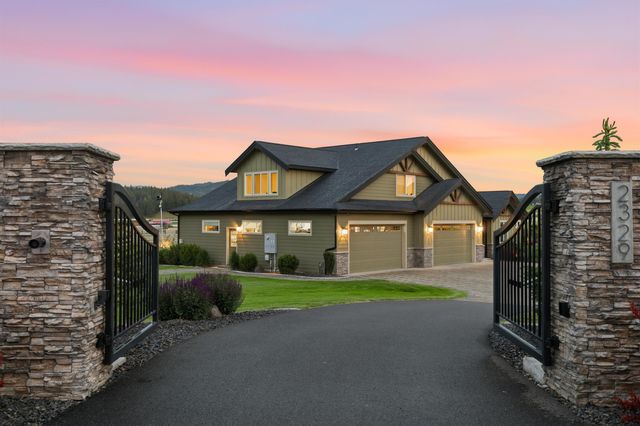 2329 S Rodeo Dr, Greenacres, WA 99016