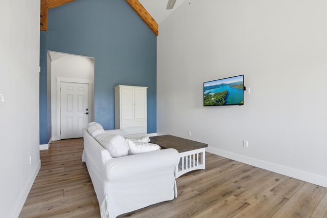 2329 S Rodeo Dr, Greenacres, WA 99016