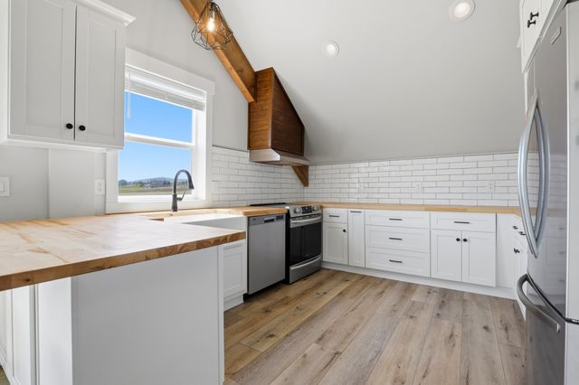 2329 S Rodeo Dr, Greenacres, WA 99016
