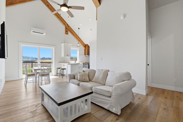 2329 S Rodeo Dr, Greenacres, WA 99016