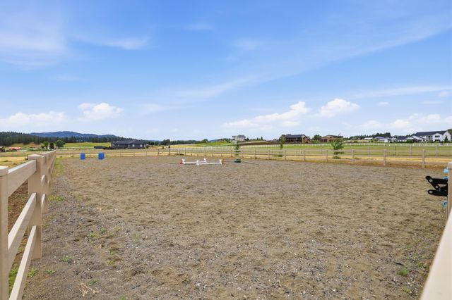 2329 S Rodeo Dr, Greenacres, WA 99016