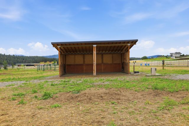 2329 S Rodeo Dr, Greenacres, WA 99016