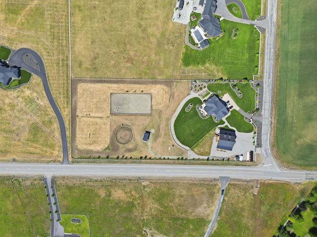 2329 S Rodeo Dr, Greenacres, WA 99016