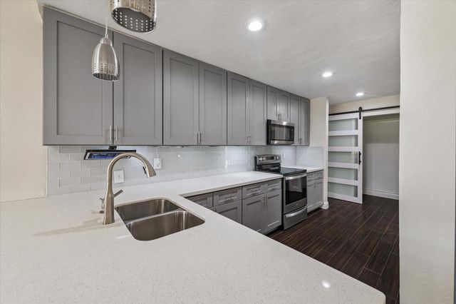 1906 River Falls Drive, Houston, TX 77339
