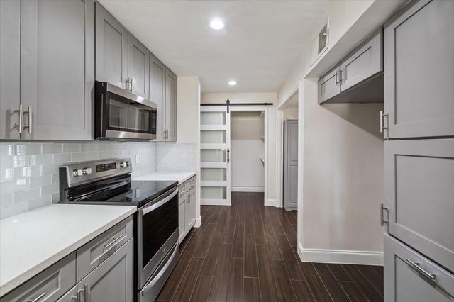 1906 River Falls Drive, Houston, TX 77339