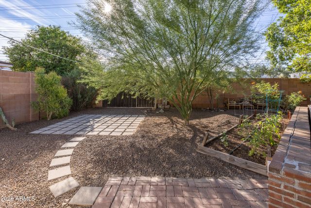 2156 S Hu Esta Drive, Tempe, AZ 85282