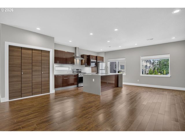 10013 Se ELDERBERRY St, Happy Valley, OR 97086