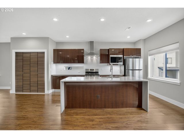 10013 Se ELDERBERRY St, Happy Valley, OR 97086