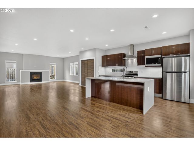 10013 Se ELDERBERRY St, Happy Valley, OR 97086