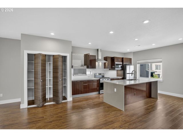 10013 Se ELDERBERRY St, Happy Valley, OR 97086