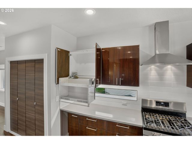 10013 Se ELDERBERRY St, Happy Valley, OR 97086