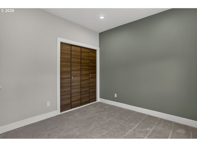 10013 Se ELDERBERRY St, Happy Valley, OR 97086