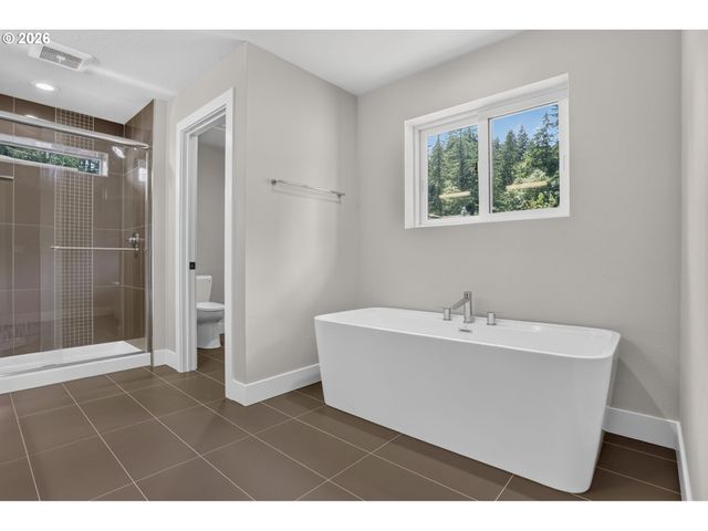 10013 Se ELDERBERRY St, Happy Valley, OR 97086