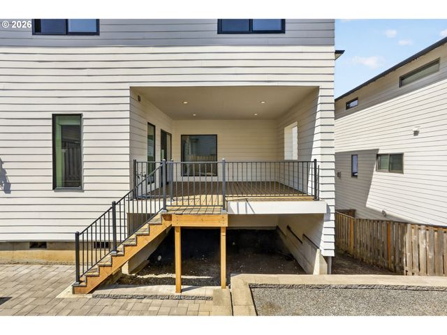 10013 Se ELDERBERRY St, Happy Valley, OR 97086