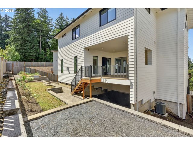 10013 Se ELDERBERRY St, Happy Valley, OR 97086