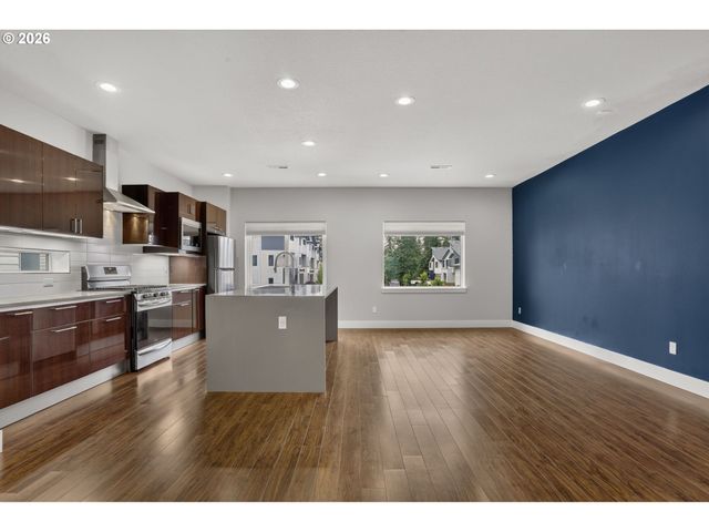 10013 Se ELDERBERRY St, Happy Valley, OR 97086
